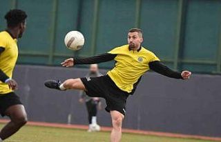 Manisa FK, Sakaryaspor hazırlıklarına çarşamba...