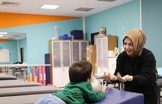 Oğlu için yeniden üniversiteli oldu