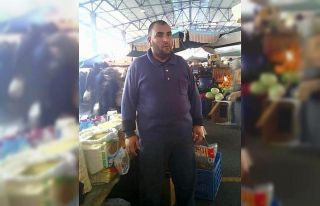 Pazar esnafı tartıştığı arkadaşını bıçaklayarak...