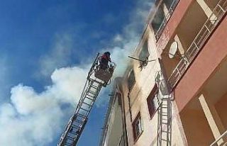 Sivas’ta ev yangını, dumandan etkilenen 3 kişi...