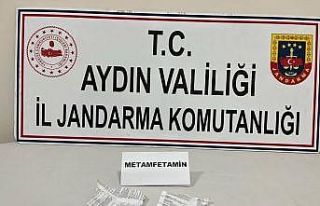 Şüpheli şahısların üzerlerinden uyuşturucu...