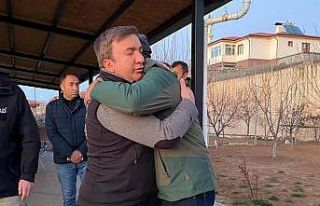 Vali Aydoğdu, kayıp madencilerin ailelerini yalnız...