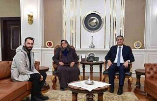 Vali Yavuz, şehit ailesini ağırladı