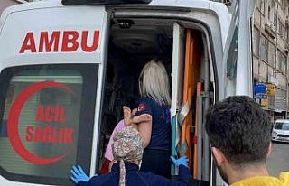 3’üncü kattan düşen bebeği tente kurtardı