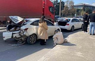 7 araç birbirine girdi: Biri çocuk 5 yaralı