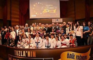 9. Tuzla’nın Yıldızlarına Ödül Yağmuru’nda...