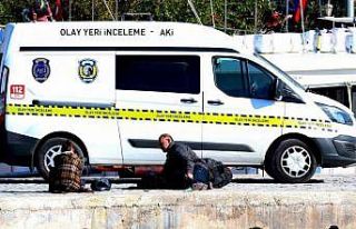 Acılı baba oğlunun cenazesine sarılıp ağladı