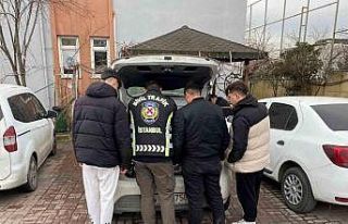 Başakşehir’de ön kaldırarak trafiği tehlikeye...