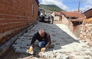 Burhaniye genelinde yol çalışmaları sürüyor