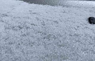 Bursa’da aniden bastıran dolu yağışı etkili...