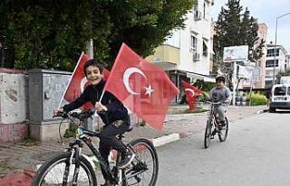 Çanakkale Zaferi’nin coşkusu Muratpaşa sokaklarını...