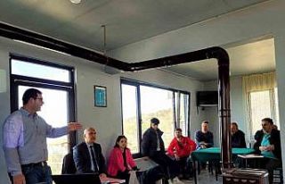 Çiftçiler zararlılar hakkında bilgiler verildi