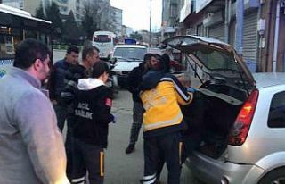 Çöp konteynerine çarpan alkollü sürücü yaralandı