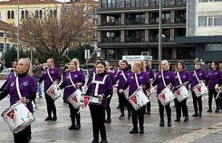 Cumhuriyet Kadınları Bando Takımı’ndan ’Kadınlar...