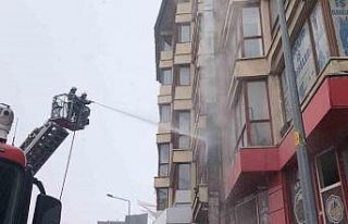 Erzurum’da işyerinin çatısında çıkan yangın...