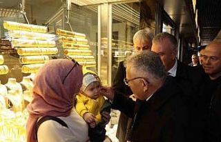 Esnafla buluşan Büyükkılıç: “Durmak yok, koşmaya...