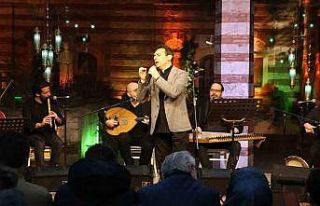 Fatih Koca’dan kalplere dokunan ilahi dinletisi