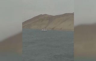 Feribotta korku dolu anlar: Şiddetli fırtınadan...