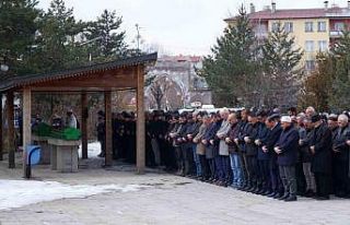 Katledilen anne ve kızı gözyaşlarıyla uğurlandı