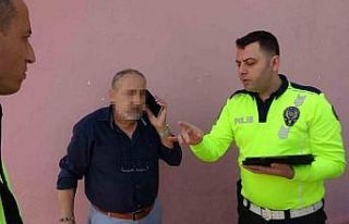 Kaza yapan araçtan çıkıp, "Kim kaza yaptı,...