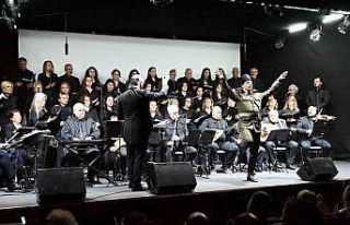 Kemer’de, Çanakkale şehitleri konserle anıldı