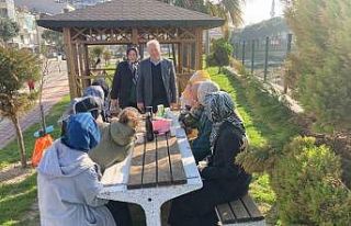 Lapseki Belediye Başkanı Eyüp Yılmaz, seçim çalışmalarına...