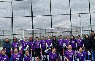 Menteşe Spor Lisesi hokeyde durdulamıyor