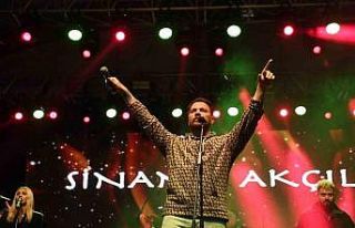 Osmangazi Meydanı’nda coşku Sinan Akçıl ile...