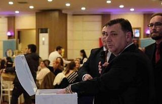 Özkan Alp: "Sağlık çalışanlarının gönlünü...