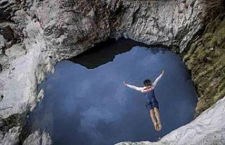 Sporcular, Suudi Arabistan’da uçurum dalışı...