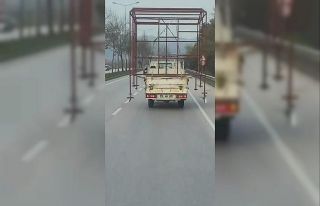 Tehlikeli taşımacılık kamerada...