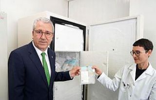 Uzayda yetişen ilk bitkinin örnekleri kuru buz içerisinde...