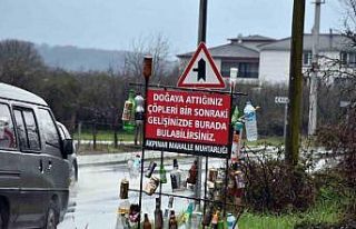 Yol kenarına atılan çöpleri bakın ne yaptı