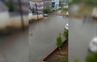 Çanakkale’de sağanak yağış hayatı olumsuz...