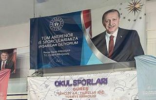 Okullar arası güreş şampiyonasında Bingöl rüzgarı