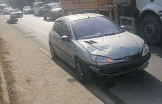 Otomobille çarpışan motosiklet sürücüsü yaralandı