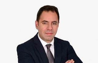 Prof. Dr. Ötüken Senger MHP’den Kars Belediye...