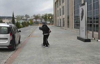 Uşak’ta 1 uyuşturucu satıcısı tutuklandı