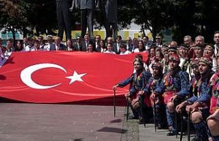 19 Mayıs kutlamalarında birlik ve beraberlik pozu