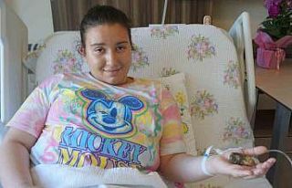 19 yaşındaki genç kızın safra kesesinden yumurta...