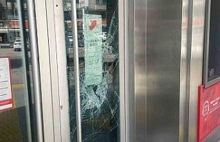 Adana’da madde bağımlısı iki kişi Ziraat Bankası’nın...