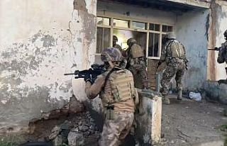 Ağrı’da eş zamanlı dev uyuşturucu operasyonu:...