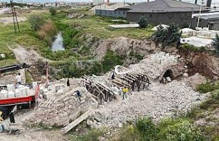 Aksaray’daki tarihi Osmanlı köprüsü restore...