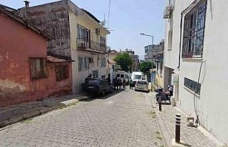 Arabada sızan genç, ekipleri harekete geçirdi