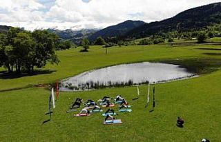 Bu göl yılda sadece 2 ay ortaya çıkıyor