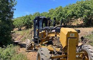 Efeler Belediyesi kırsal mahallelerde yol çalışmalarını...