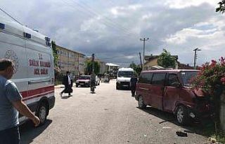 Ehliyetsiz sürücünün karıştığı kazada 3 kişi...