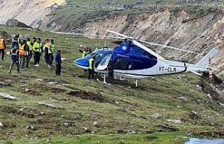 Hindistan’da helikopter kendi etrafında dönerek...
