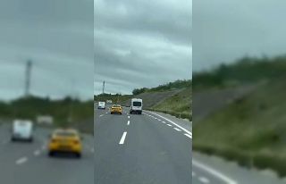 İstanbul’da aynaları kapalı şekilde trafikte...