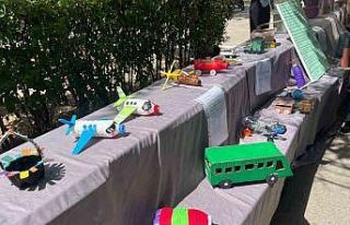 Liseliler atık malzemeleri sanat eserine dönüştürdü